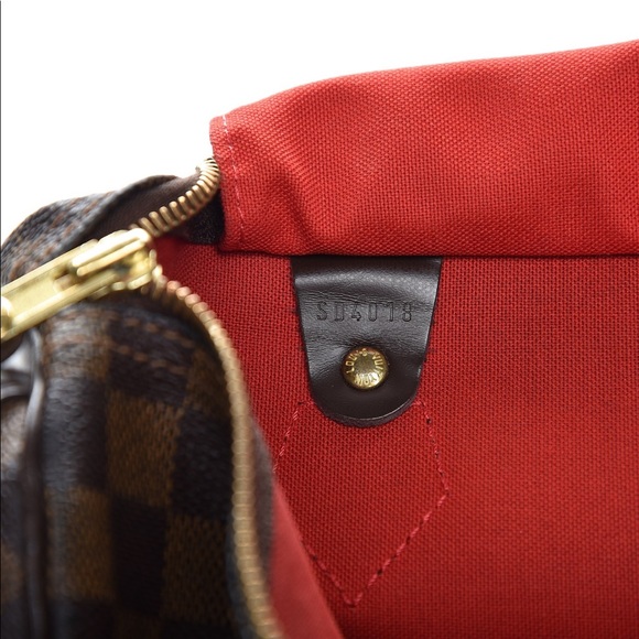Authentic Pre-Loved Louis Vuitton Speedy 30 - Picture 13 of 15
